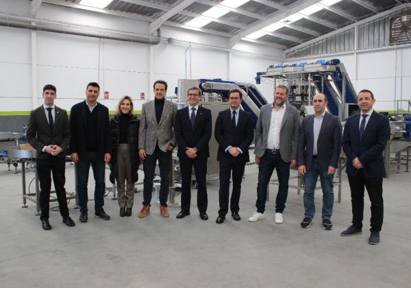 We receive authorities from the Junta de Andalucía in our Factory