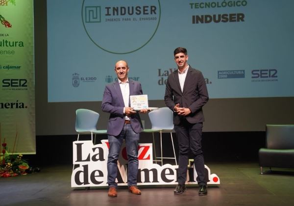 INDUSER recibe el Premio al Compromiso Tecnológico en la XII edición de los Premios de la Agricultura Almeriense. 